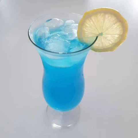 Wijzer Inspiratie zeemijl Cocktail recepten - Recept voor een Blue Lagoon cocktail