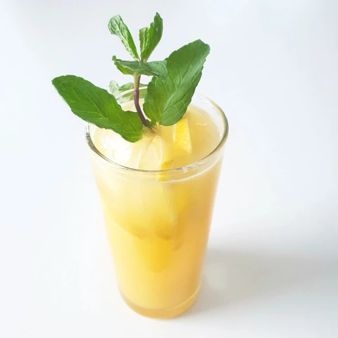 https://cocktailrecepten.com/storage/uploads/images/recipes/virgin-agua-de-valencia-l_1672150235.webp